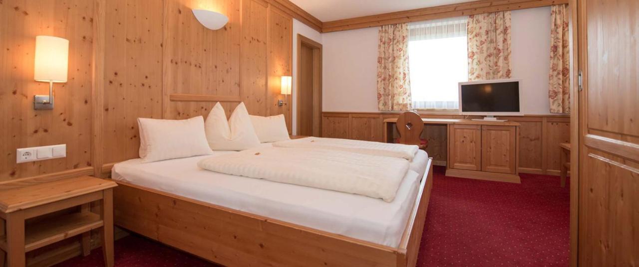Hotel Brunnwirt Вайсбриах Екстериор снимка