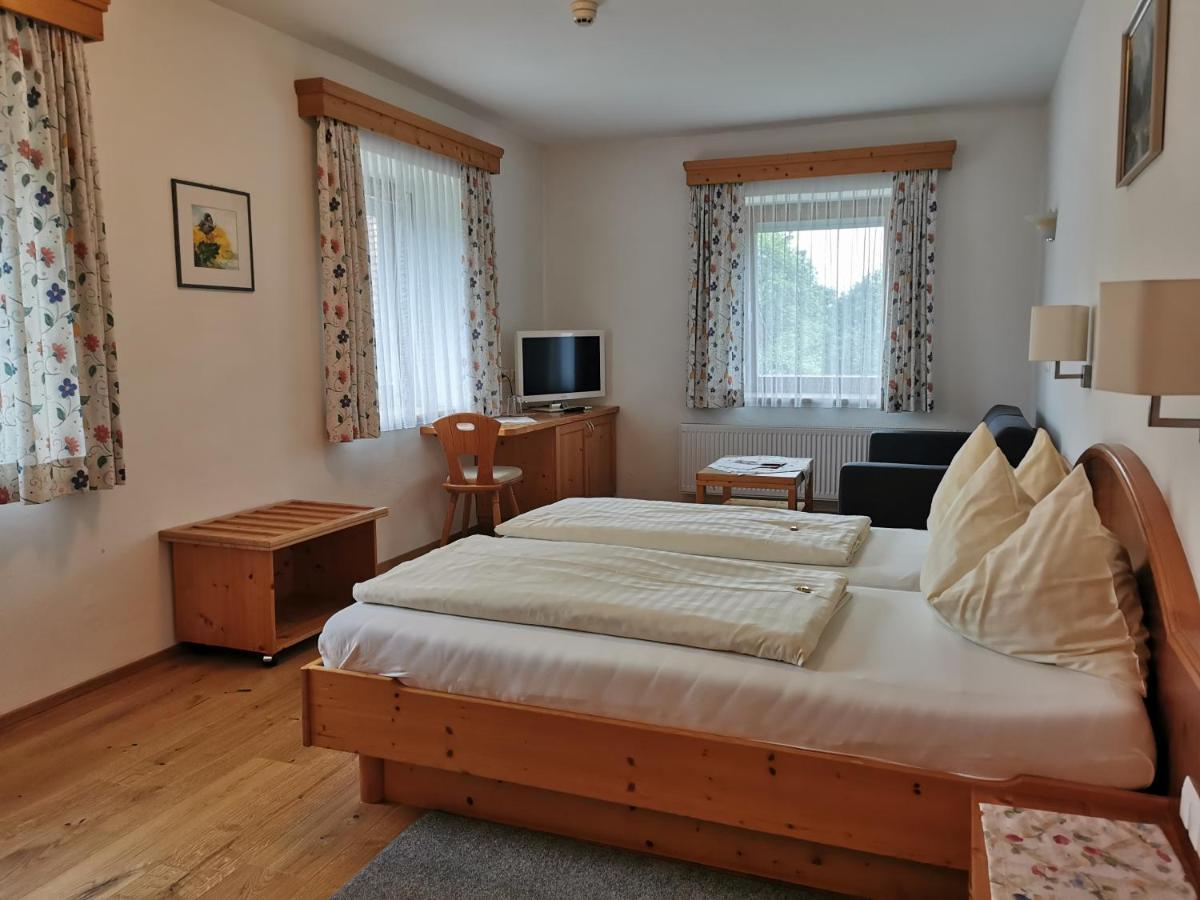 Hotel Brunnwirt Вайсбриах Екстериор снимка