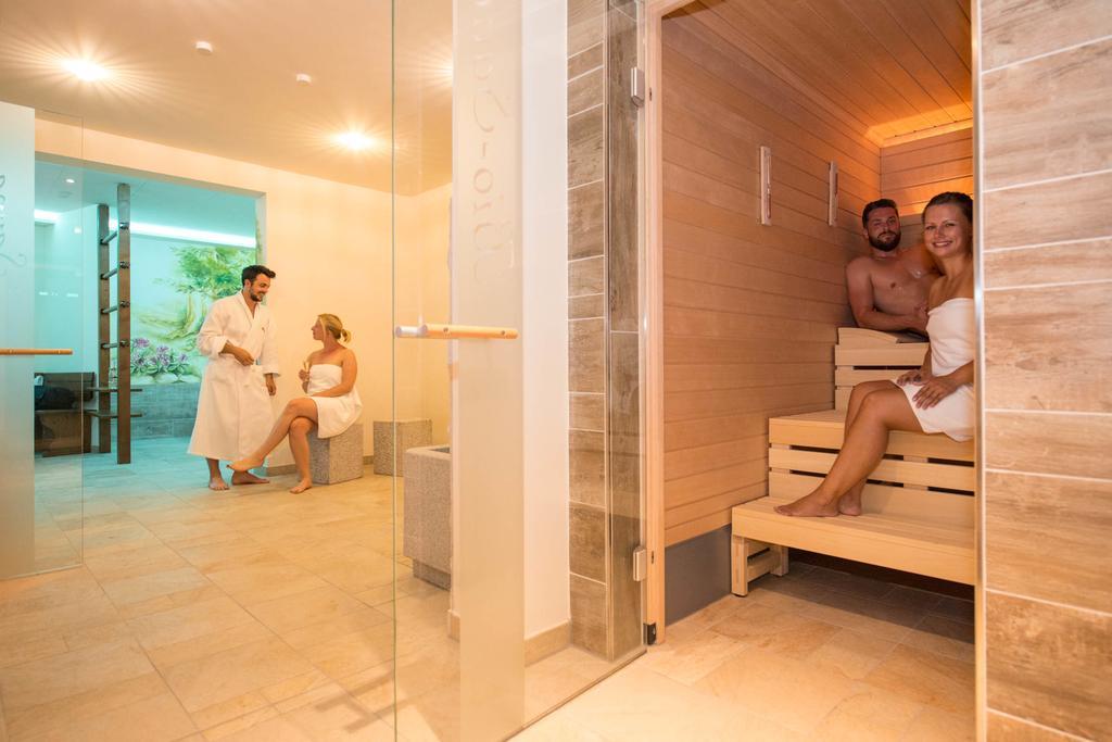 Hotel Brunnwirt Вайсбриах Екстериор снимка