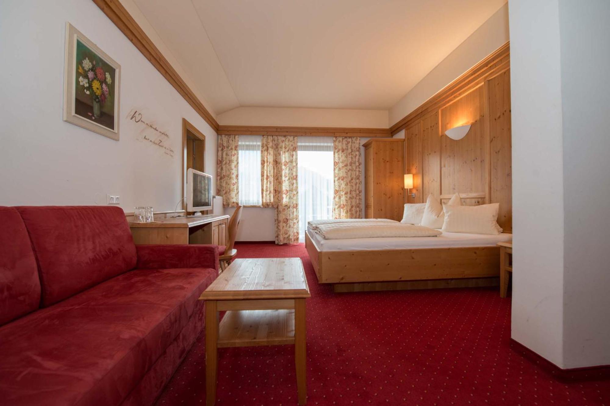 Hotel Brunnwirt Вайсбриах Екстериор снимка