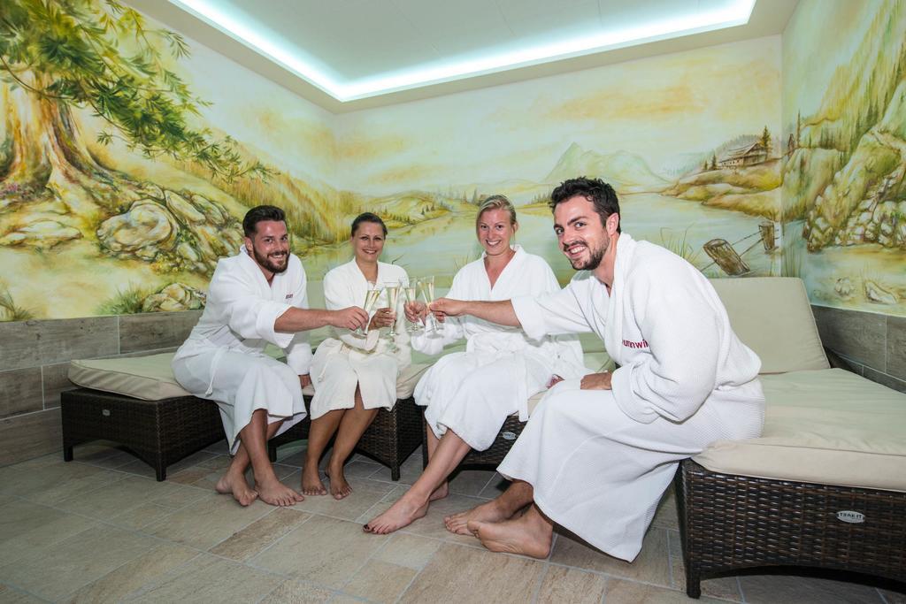 Hotel Brunnwirt Вайсбриах Екстериор снимка