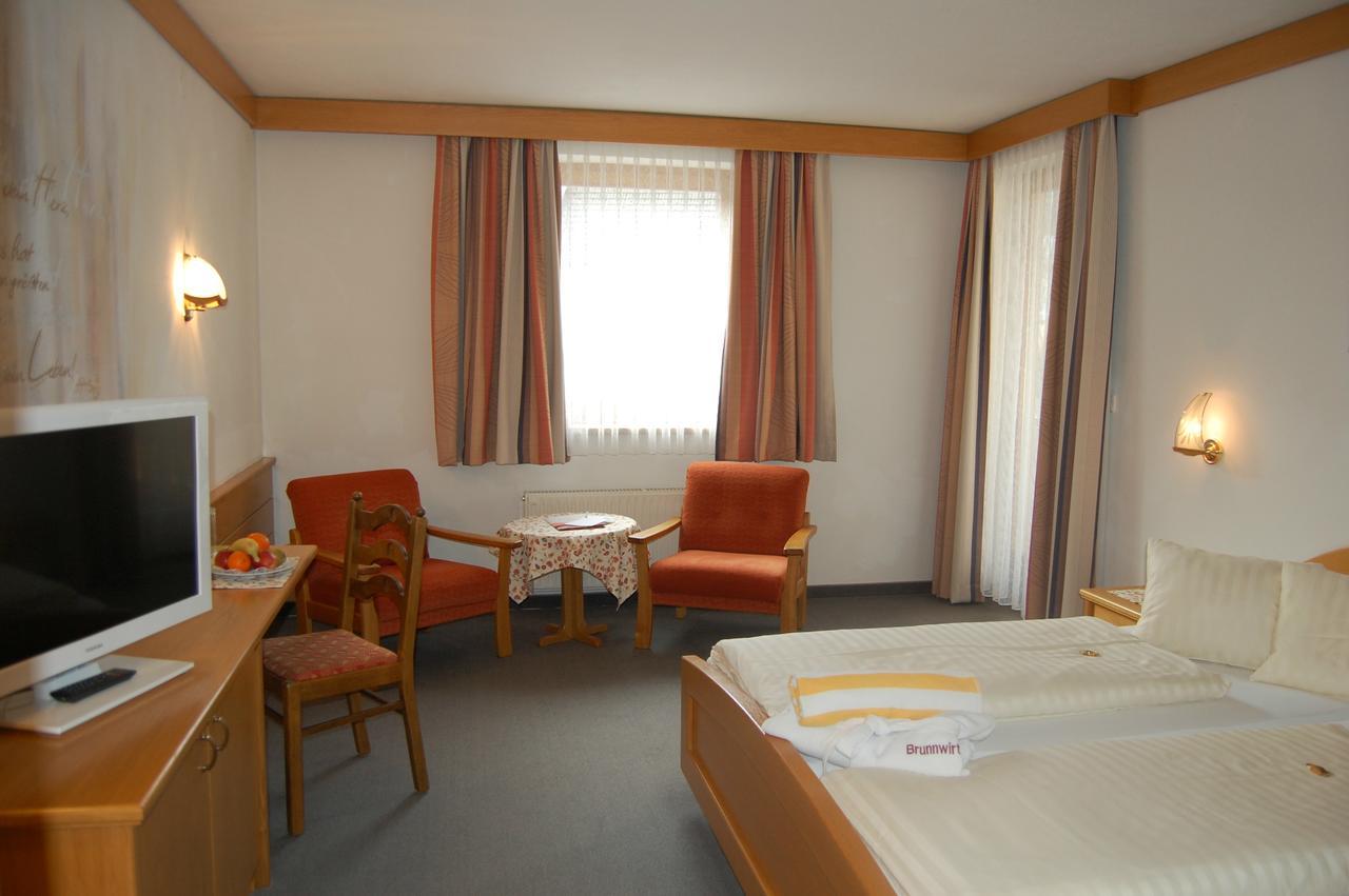 Hotel Brunnwirt Вайсбриах Екстериор снимка