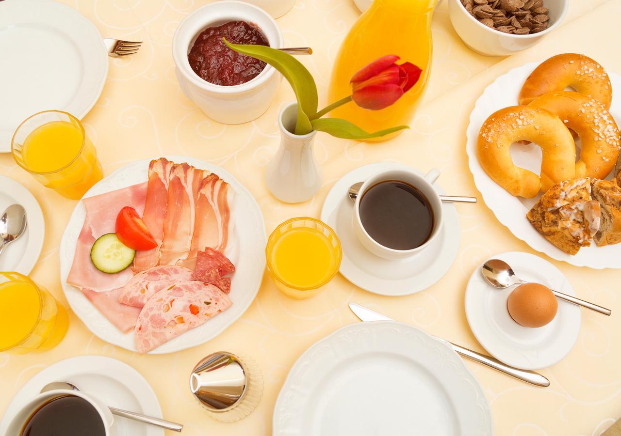 Hotel Brunnwirt Вайсбриах Екстериор снимка