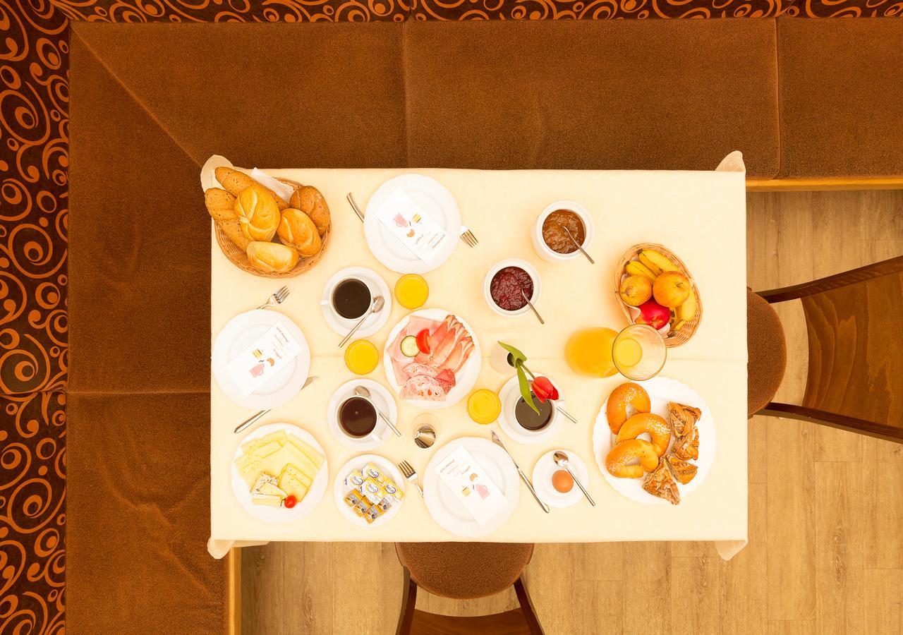 Hotel Brunnwirt Вайсбриах Екстериор снимка