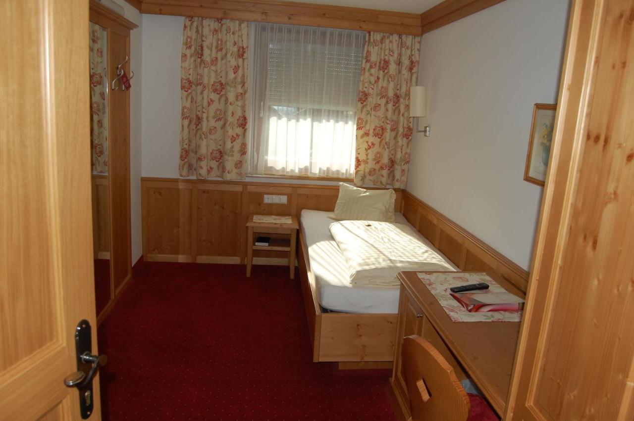 Hotel Brunnwirt Вайсбриах Екстериор снимка