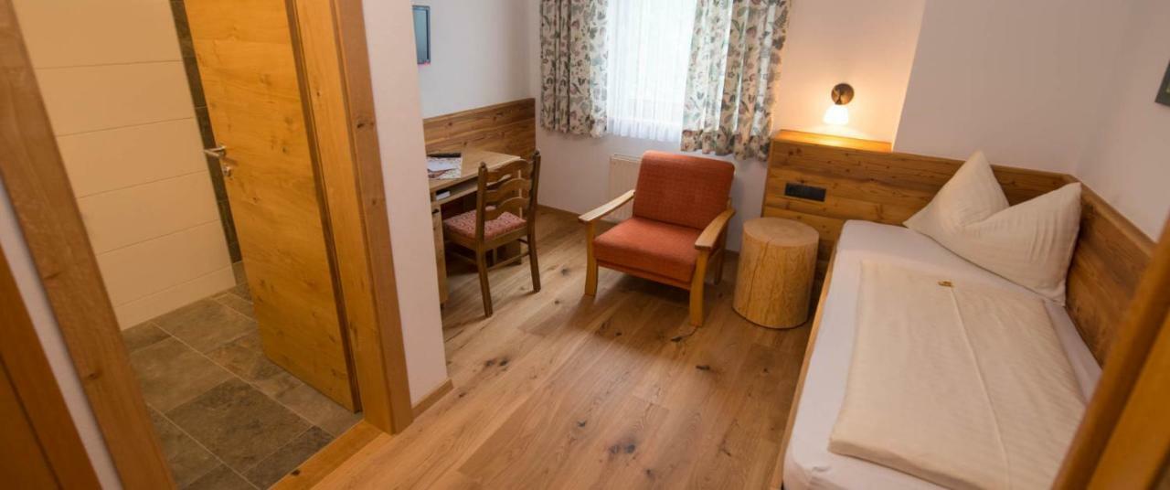 Hotel Brunnwirt Вайсбриах Екстериор снимка