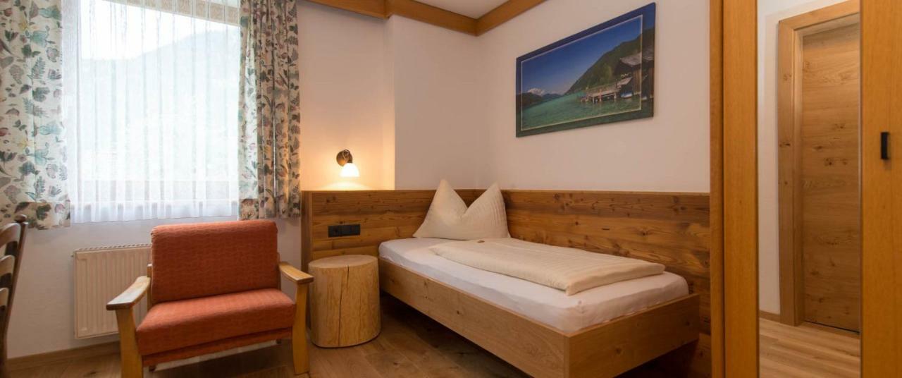 Hotel Brunnwirt Вайсбриах Екстериор снимка