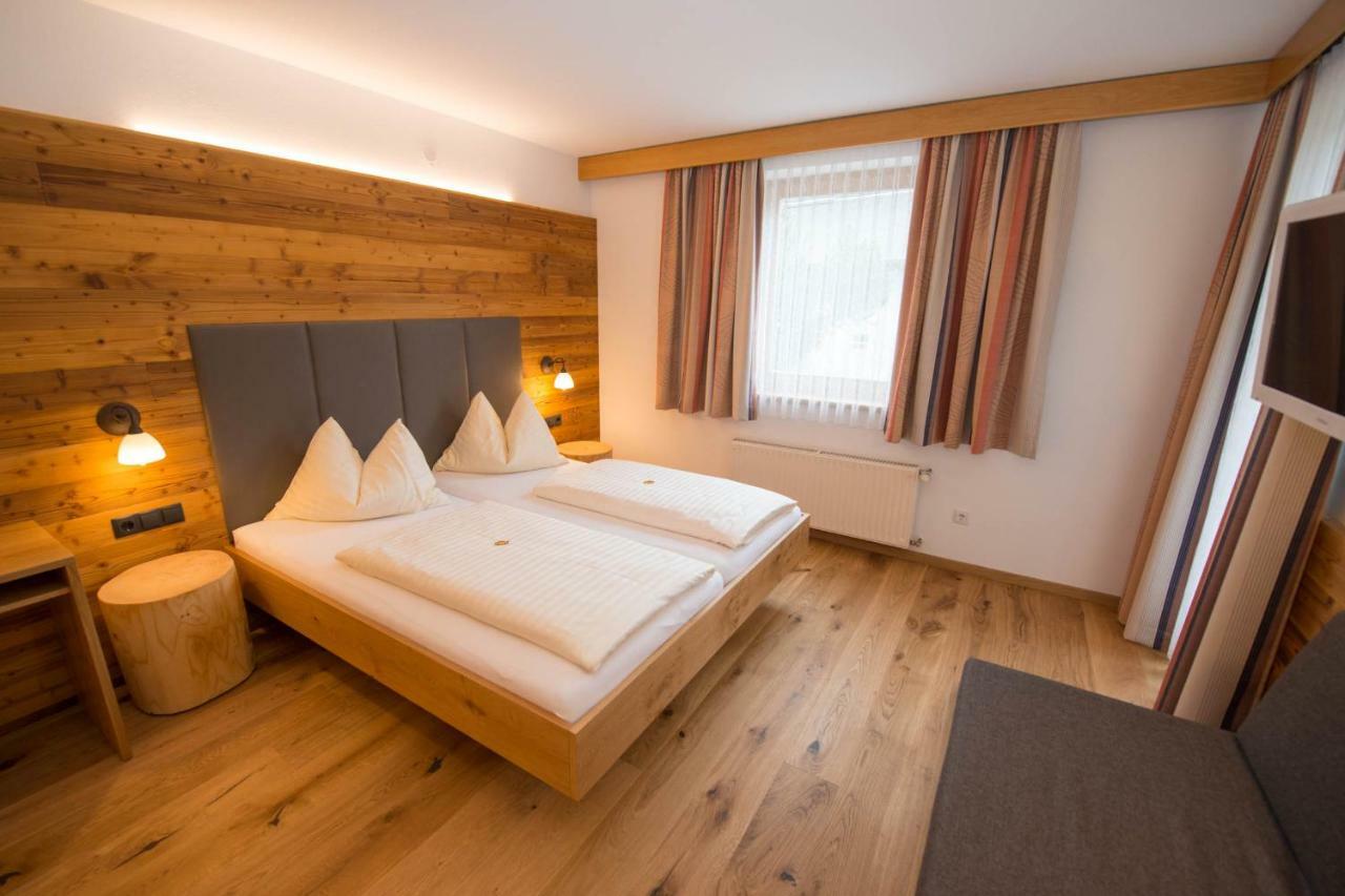 Hotel Brunnwirt Вайсбриах Екстериор снимка